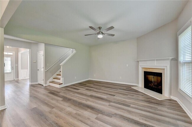 Building Photo - 2208 Staunton Dr NW