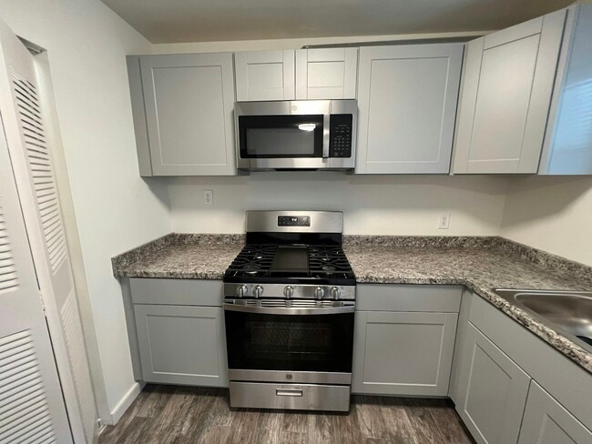 Building Photo - 1901 Beaver Rd