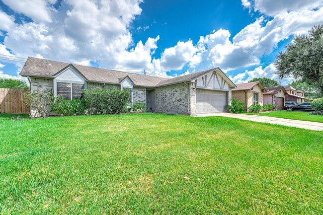 Building Photo - 8434 Quailcrest Dr