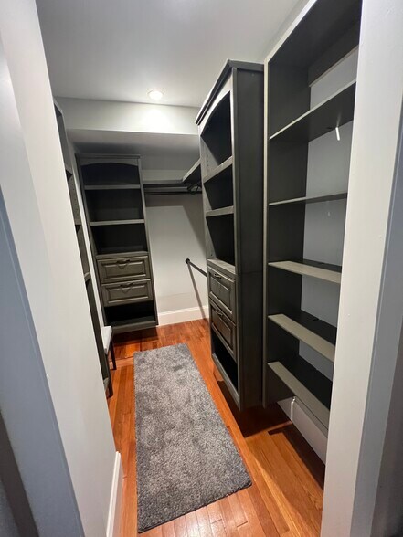 Building Photo - 24 Waterman St