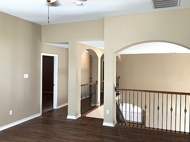 Building Photo - 107 Monticello Dr