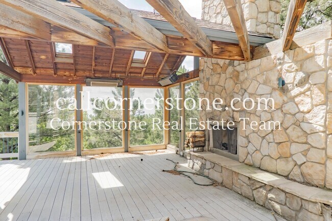 Building Photo - 5535 Jarman St