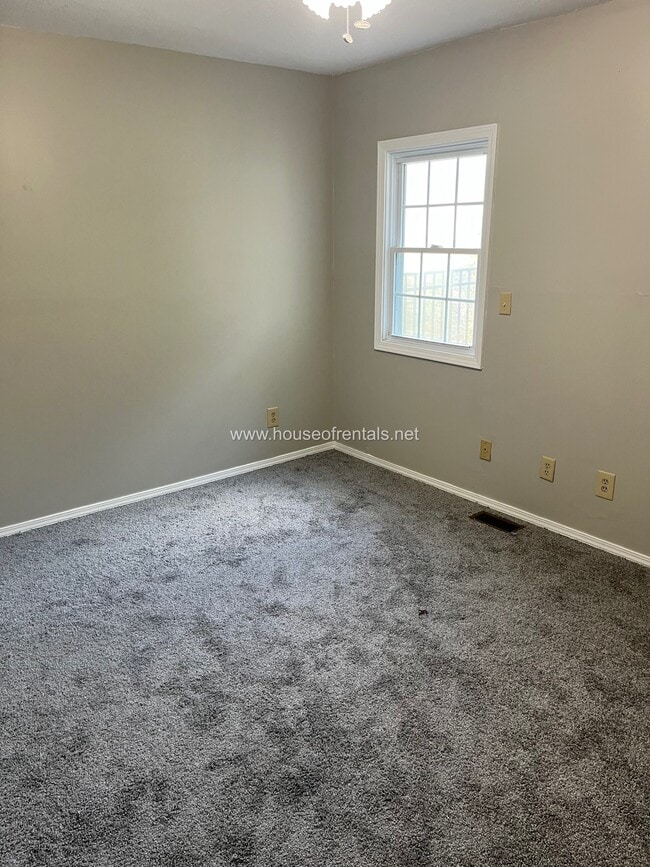 Building Photo - 777 Haney Rd