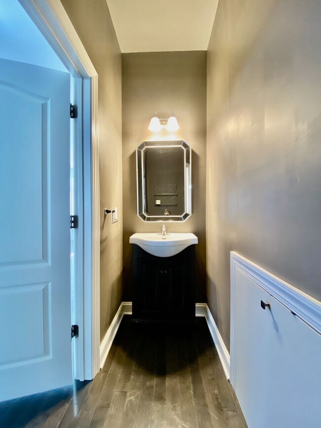 Building Photo - SIENA Place/PACKER PARK CORNER 4 Bedroom/2...