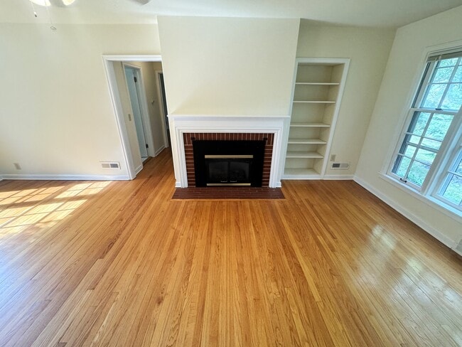 Building Photo - 306 S Owen Dr