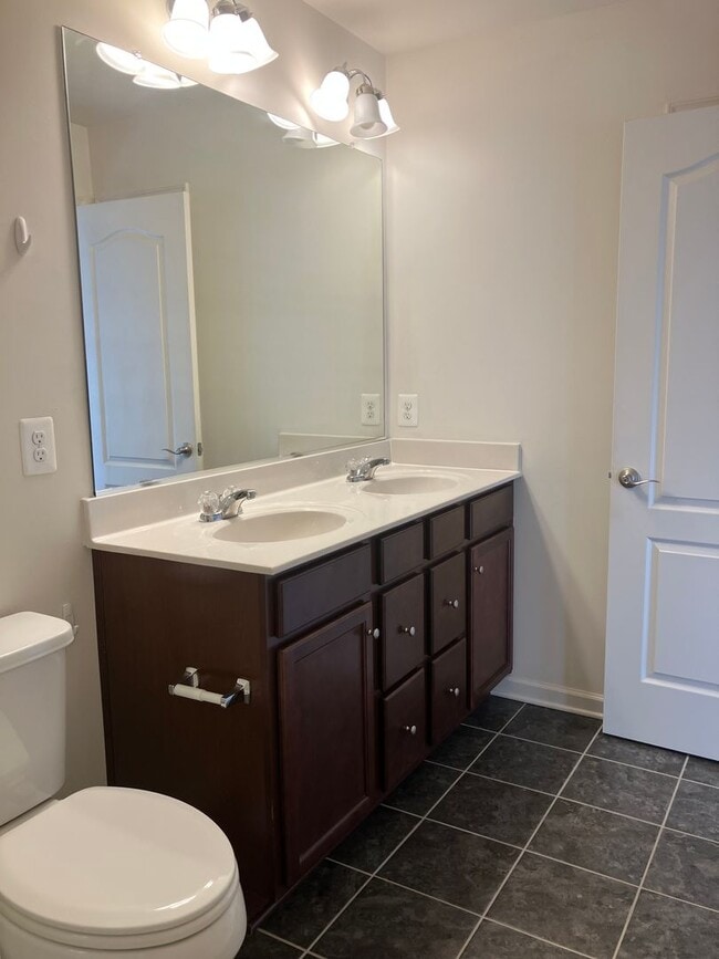 Building Photo - 1006 Windlass Glen Rd