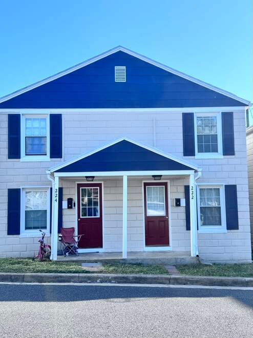 Building Photo - 224 Dingledine St