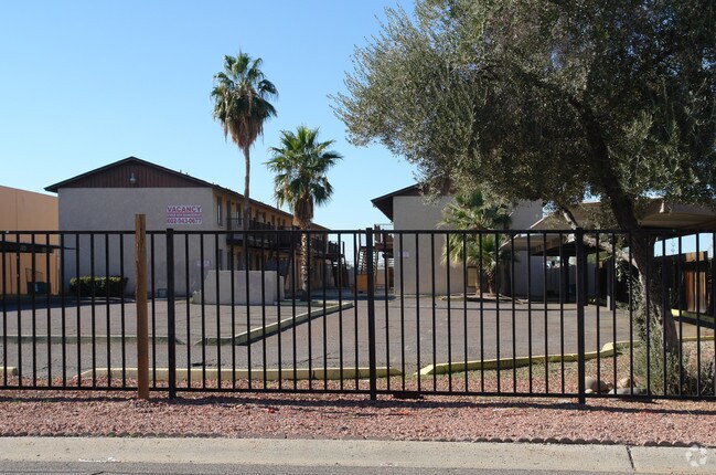 Building Photo - Hatcher Square
