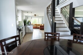 Building Photo - 18 Arbor Way