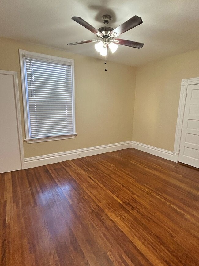 Building Photo - SPACIOUS 2 BD 1 BA W/ ASSIGNED GARAGE & STORAGE | UTILITIES INCLUDED