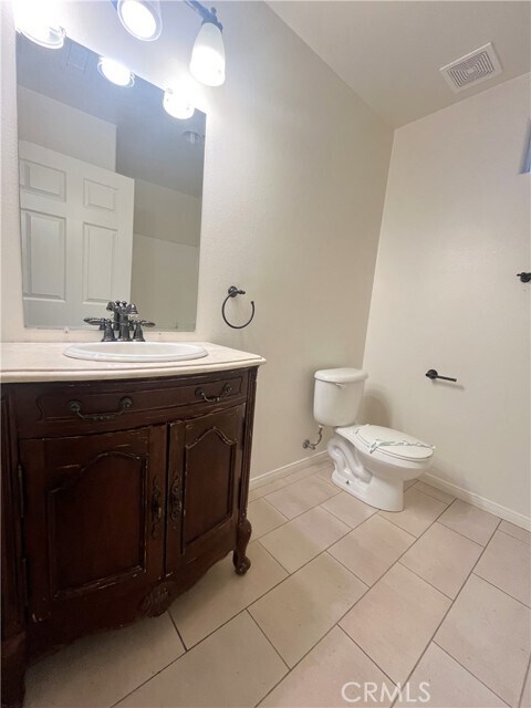 Building Photo - 860 Maple Ave