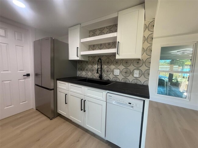 Building Photo - 5903 Nancy Dr