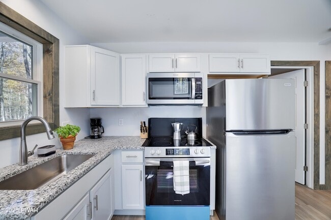 Building Photo - 1121 Cobblewood Rd