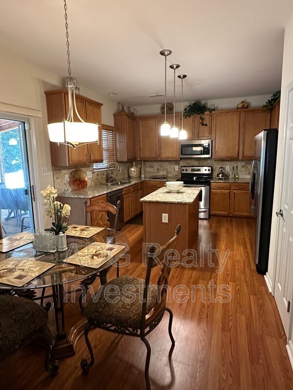 Building Photo - 6629 Pattonsburg Dr