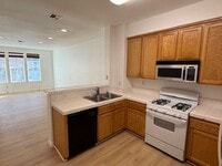 Building Photo - 3-Bedroom Townhome in Central Richmond Near Richmond BART Station