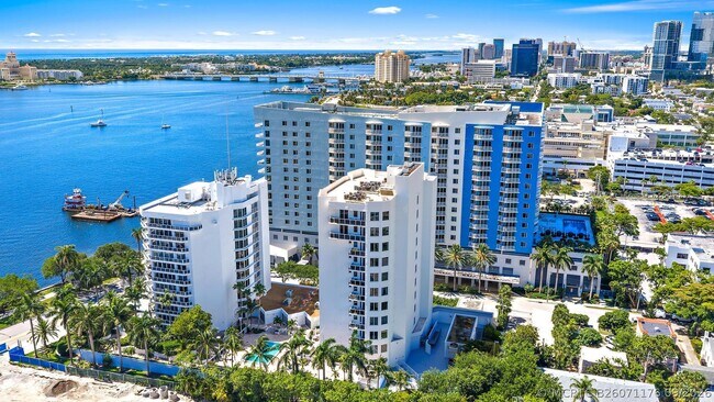 Building Photo - 1617 N Flagler Dr