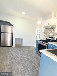 Building Photo - 73 Oak Ln