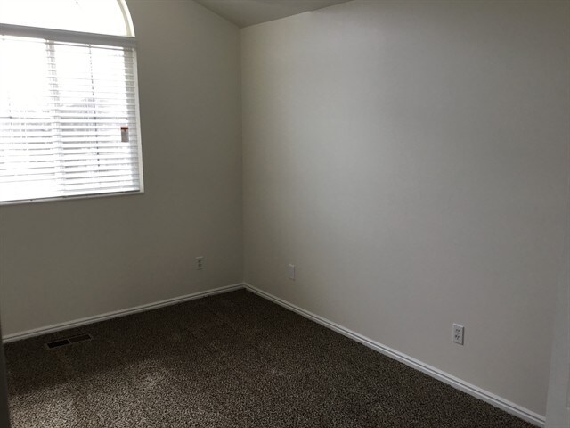 Building Photo - 2820 W 1425 N