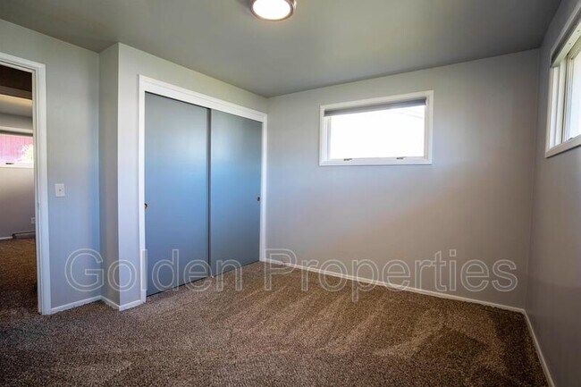 Building Photo - 1013 N 14th St