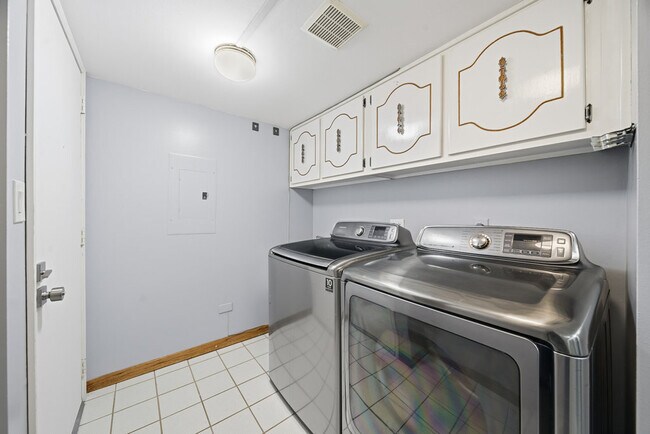 Building Photo - 15700 86th Ave