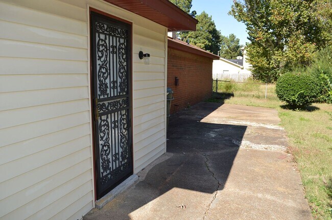 Building Photo - 3856 Jasmine Dr