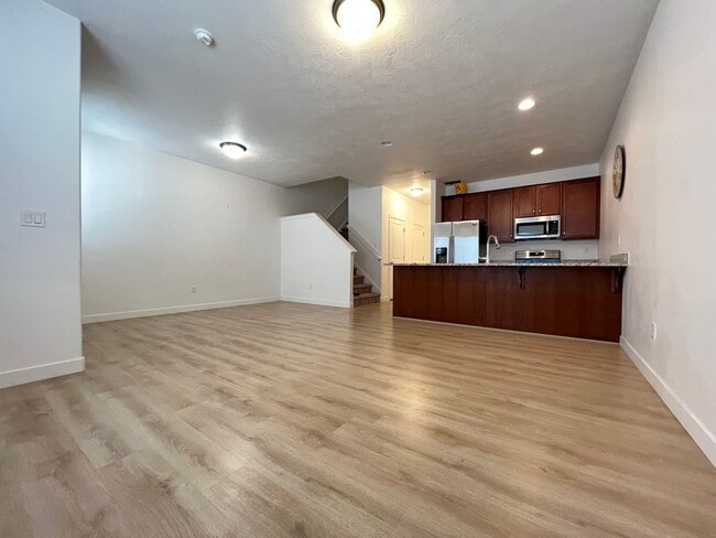 Primary Photo - 3 Bedroom/2 Bathroom Townhome In Bluffdale