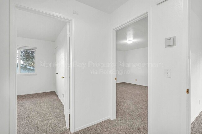 Building Photo - 215 2nd St
