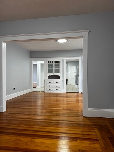 Building Photo - 37 Golden Ave