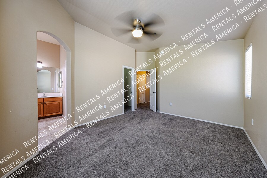 Building Photo - 2401 E Rio Salado Pky