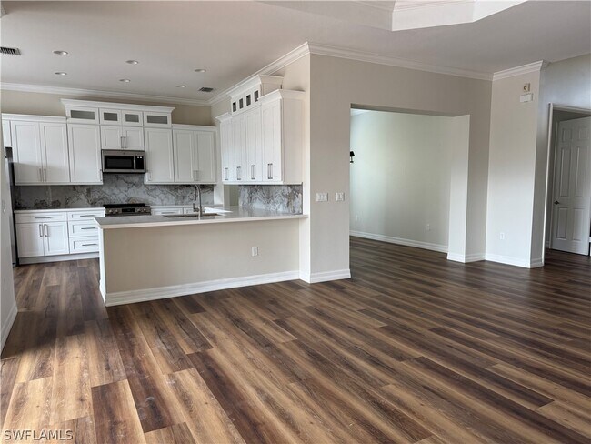 Building Photo - 6592 Marbella Ln