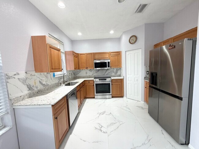 Building Photo - 5487 Queenship Ct