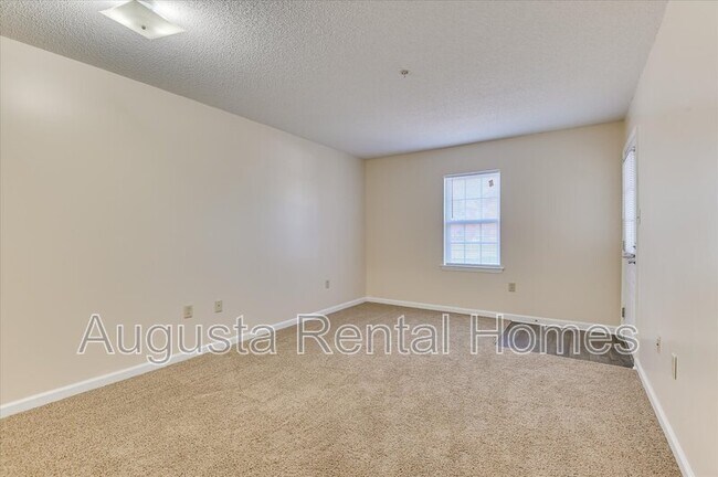 Building Photo - 1425 Lee Beard Way