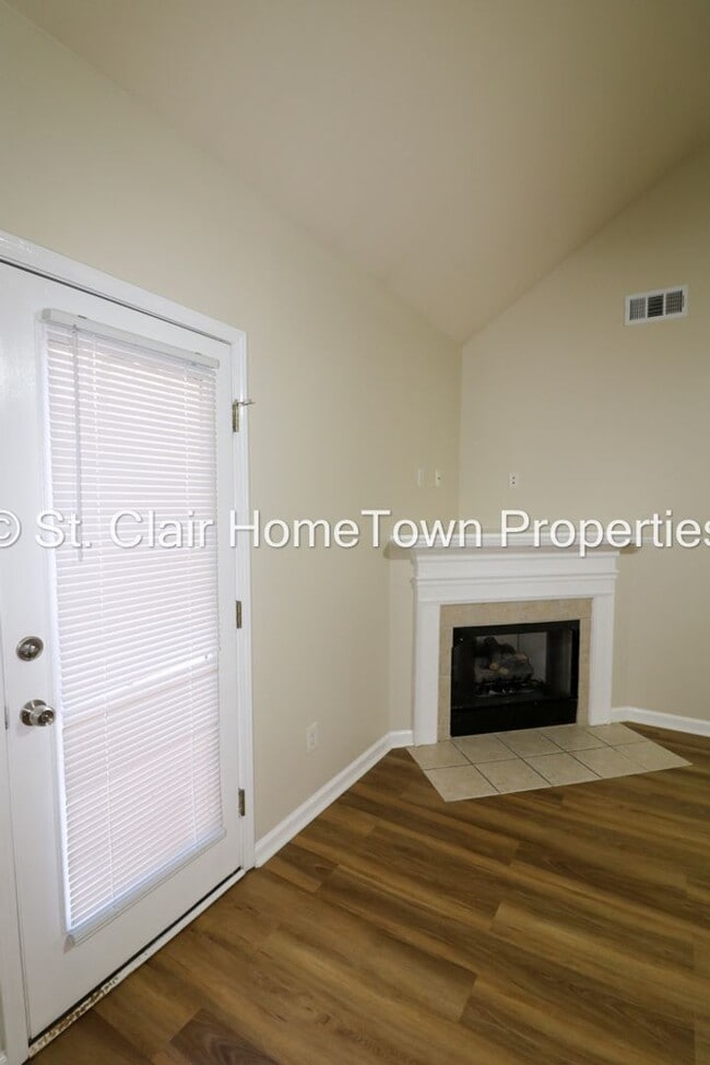 Building Photo - Family Home in Fox Hollow