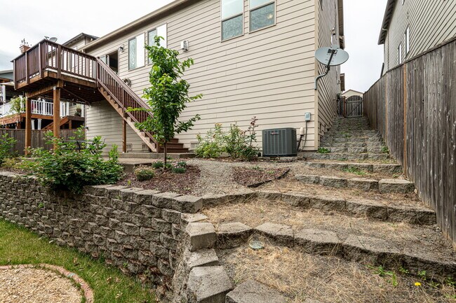 Building Photo - 14822 SW Mulberry Dr