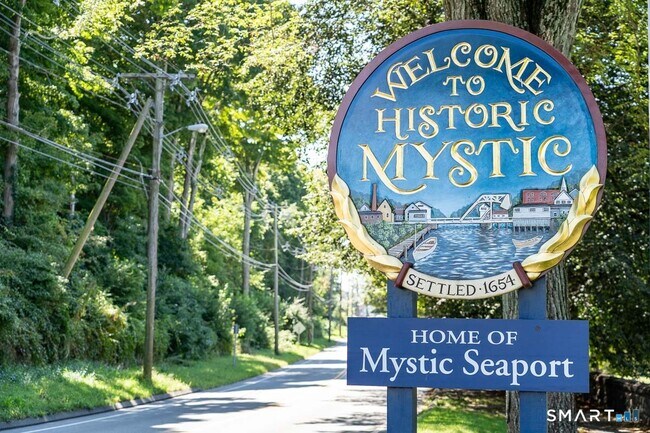 Building Photo - 6 School St