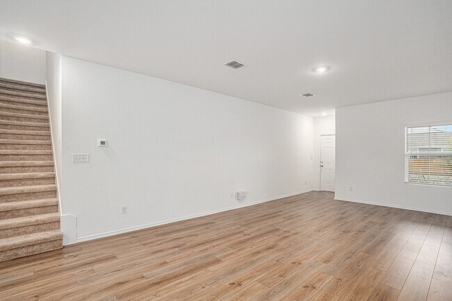 Building Photo - 419 Alamito Ave