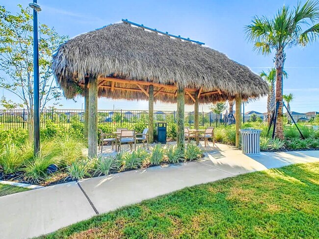 Building Photo - 1520 Oasis Club Blvd