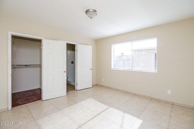 Building Photo - 4610 S 21st St