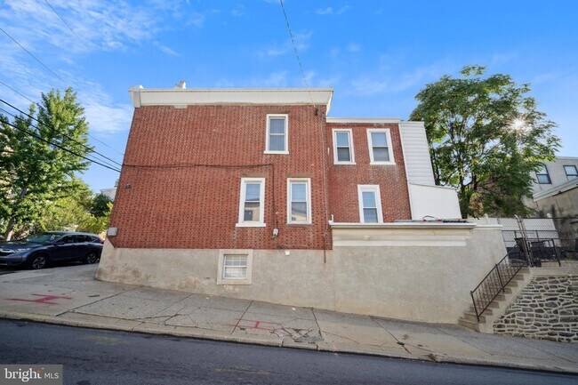 Building Photo - 100 Ripka St