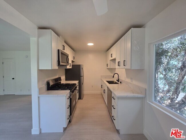 Building Photo - 1411 Innes Pl