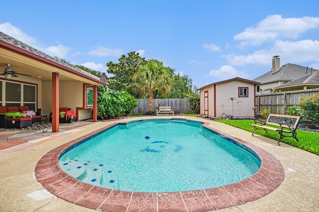 Building Photo - 2909 Forest Hills Dr
