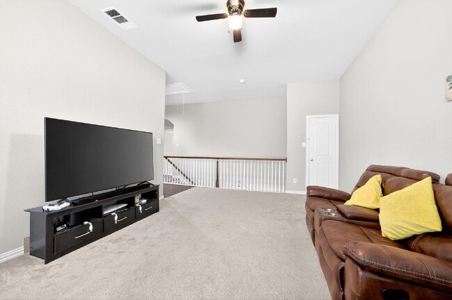 Building Photo - Well-Maintained Home in Irving – Convenient Location & Comfortable Living