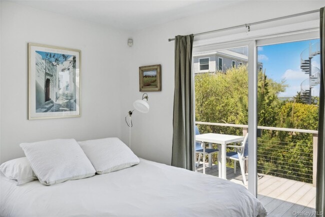 Building Photo - 846 Dune Rd