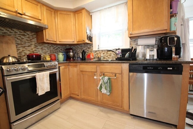 Building Photo - 165 Lynn Fells Pkwy