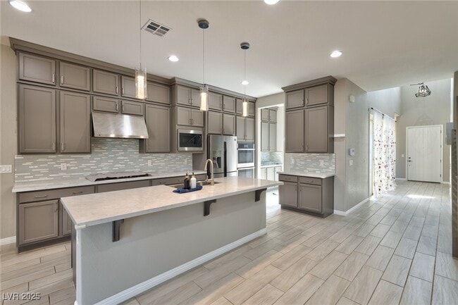 Building Photo - 252 Castellari Dr