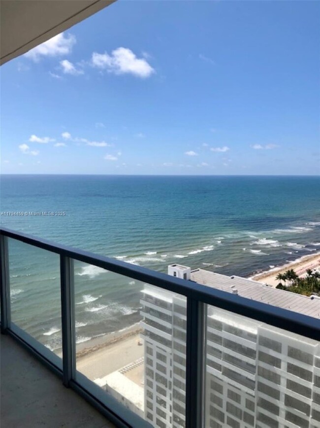 Building Photo - 3101 S Ocean Dr