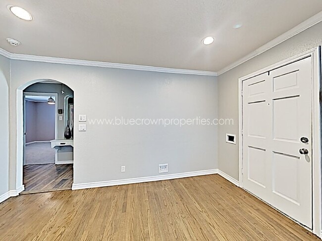 Building Photo - 2137 Barberry Dr