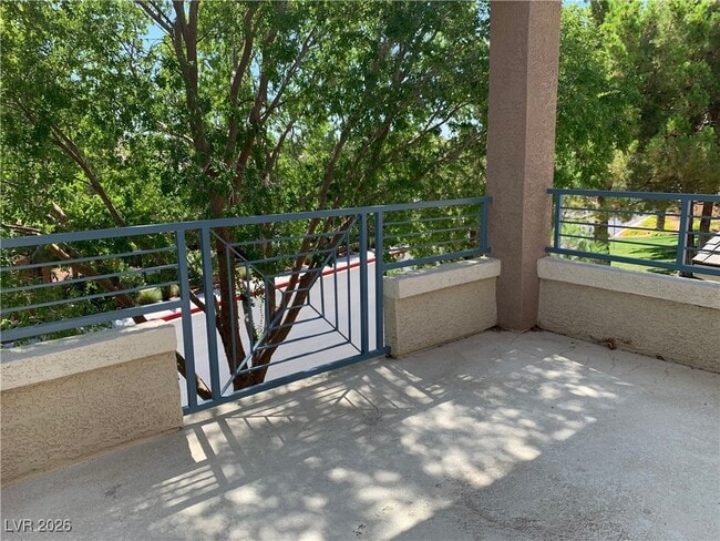 Building Photo - 820 Sunrise Peak Way