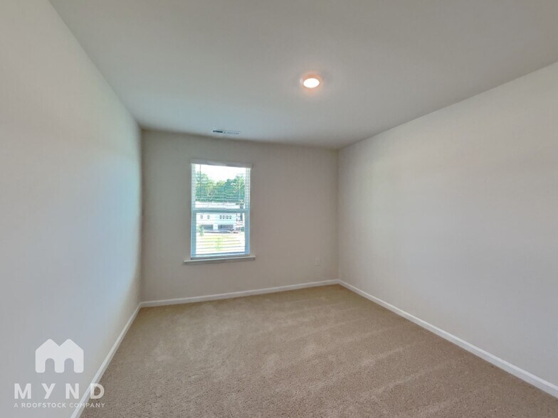 Building Photo - 513 Old Battle Bridge Rd