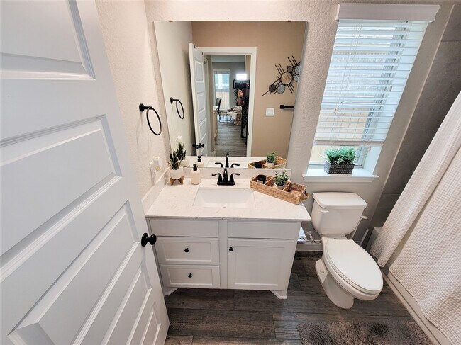 Building Photo - 16030 Muster Oak Dr